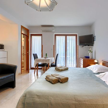 Apartment Alba - Roj157 By Interhome Rovinj Bagian luar foto